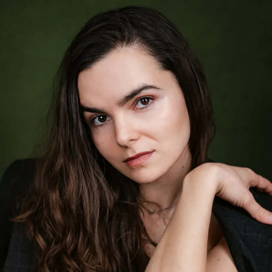 Adela Trifonova — Attore