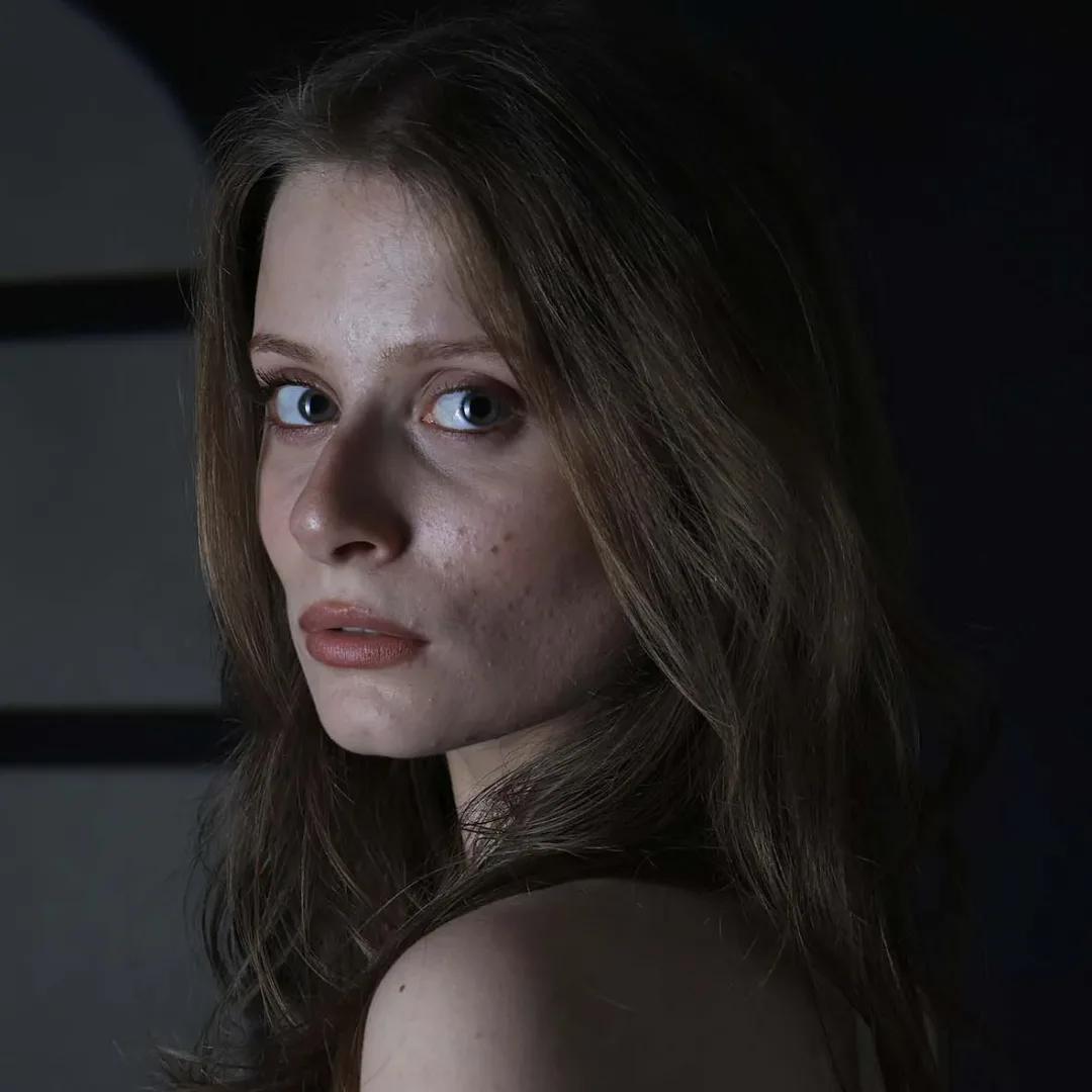 Giulia Lozzi — Attore
